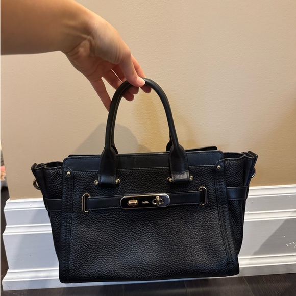 🍀Coach Black Leather Satchel - Picture 4 of 12